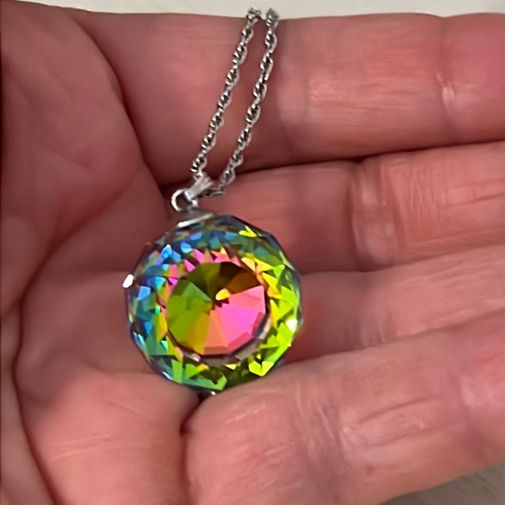 Vintage Crystal. AB costume jewelry pendant necklace 18”